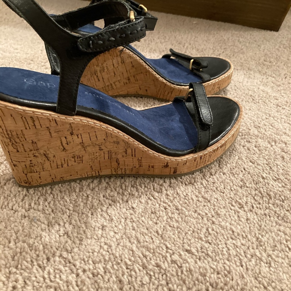 Gap sandal. Size 7 1/2. Like new